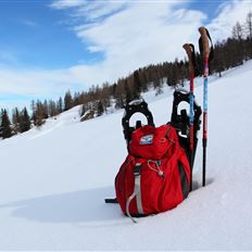 Faladijo - Happiness snowshoe hike to a hut