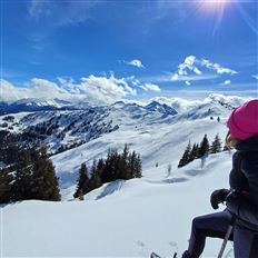 Trial snowshoe hike with "grandiose views at 2000 meters height" 