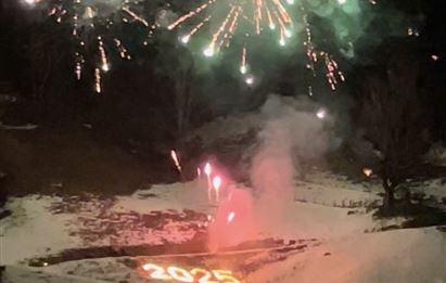 Traditionelles Jahrzahlbrennen mit Fackellauf