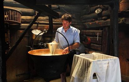 Cheese making at the Karseggalm