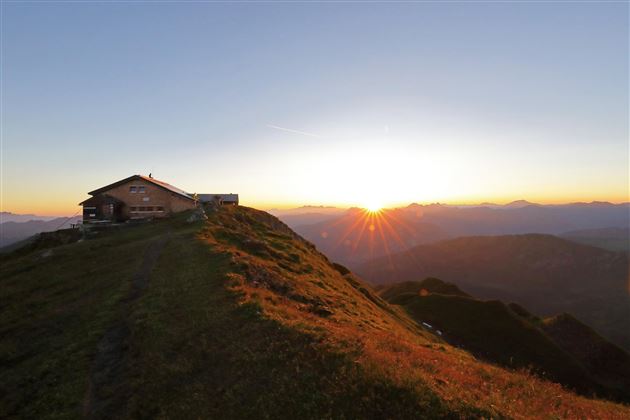 Sonnenaufgang Gamskarkogelhütte