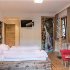 4-bed room, shower and bath, toilet, 1 bed room
