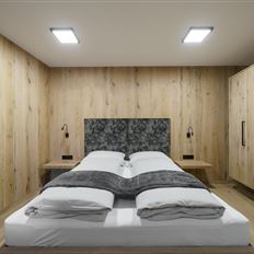 Suite, shower and bath, toilet, 2 bed rooms