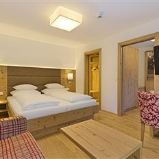 Family room, shower, toilet, superior