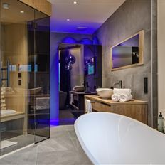 Suite, shower and bath tub