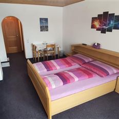 Zweibettzimmer, Bad, WC, Balkon