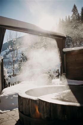 Hot Pot Chalet Winter