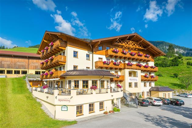 Hotel Alpenklang im Sommer