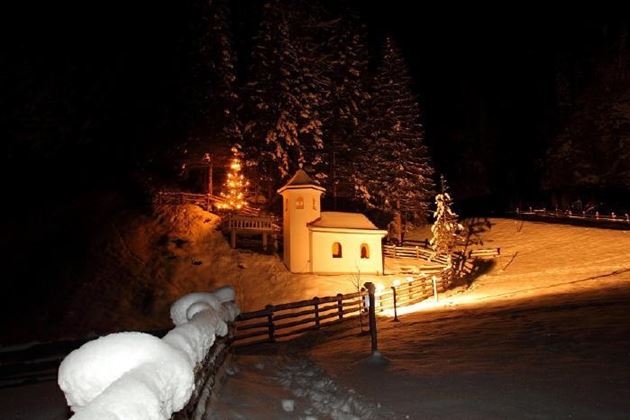 Wolfaukapelle zur Weihnachtszeit