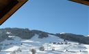 Blick vom Balkon auf die Skipiste