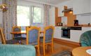 Ferienwohnung Ahorn Wohnküche mit Couch  2 (2)