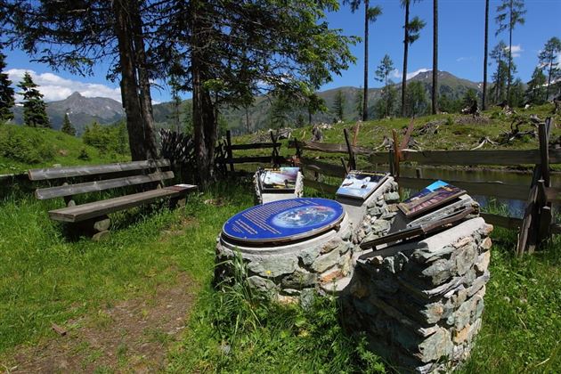 Infoplatz am Weg zur Hirschgrubenalm