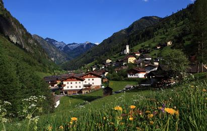 Hüttschlag: Village hike